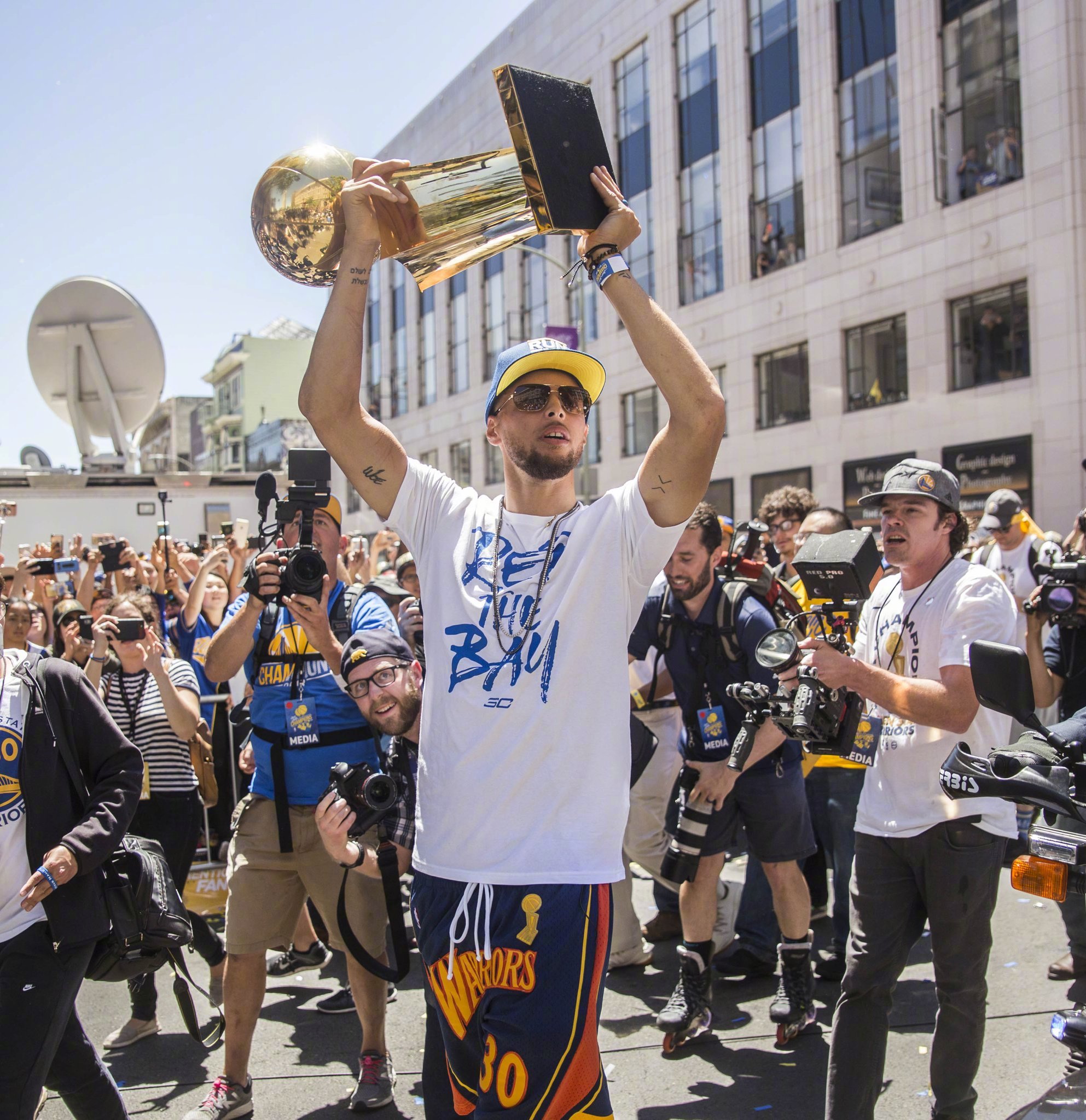 力让人敬佩 力让人敬佩