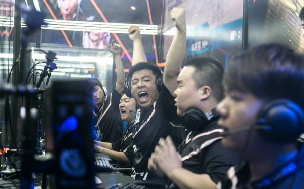 打法还是球 打法还是球