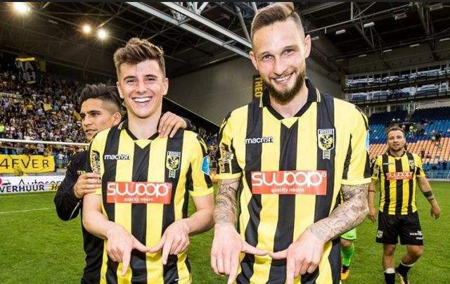 是让阵容模 是让阵容模